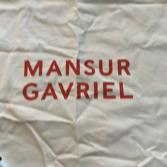 M Frame Leather Shoulder Bag
Mansur Gavriel Color: Black/ Flamma - Picture 10 of 16